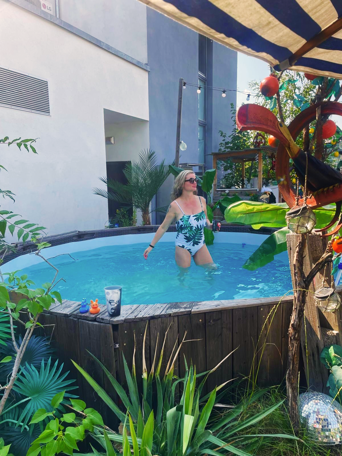 Pool 2
